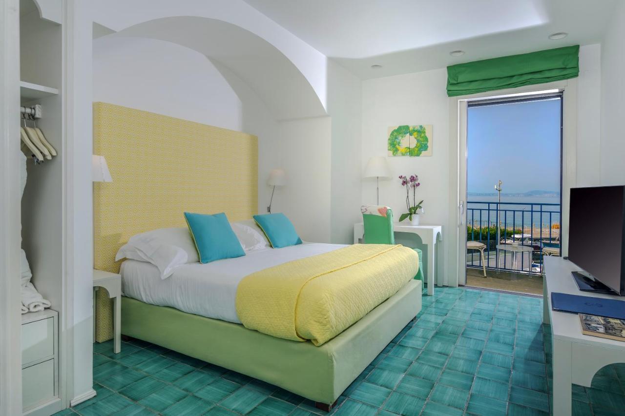 Le Ancore Hotel Вико Екуензе Екстериор снимка